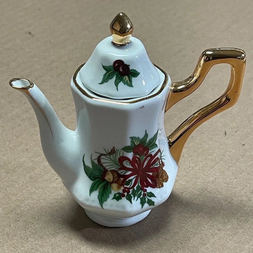 Formalities Christmas Poinsettia 10‎ Piece Mini Tea Set by Baum Brothers